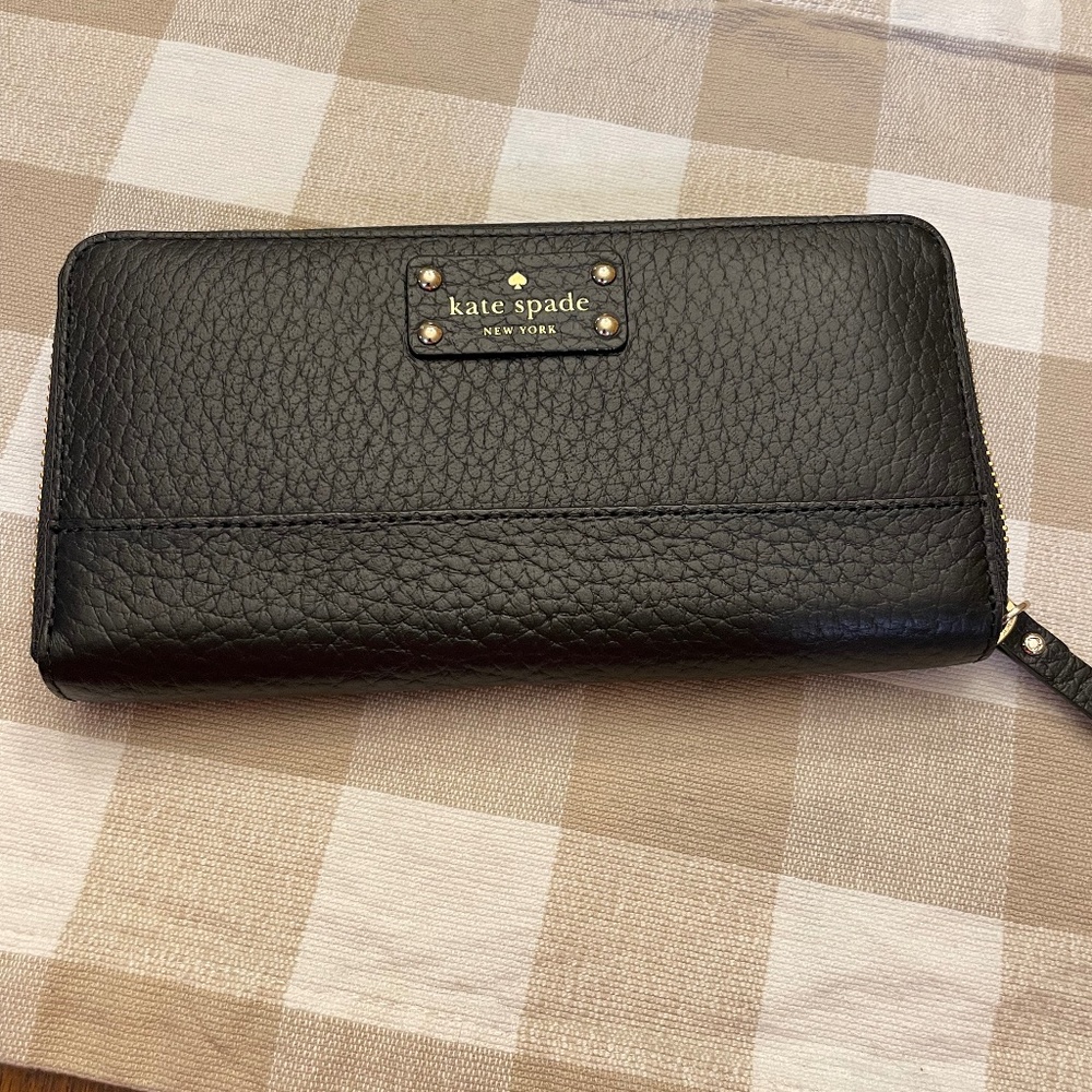 Kate Spade Bay Street neda zip up wallet NWT